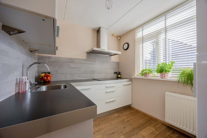 Foto 16 van Aronskelk 51