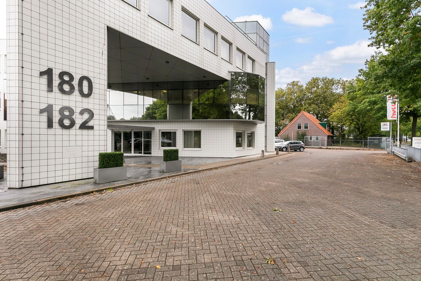 Bekijk foto 3 van Graafschap Hornelaan 180
