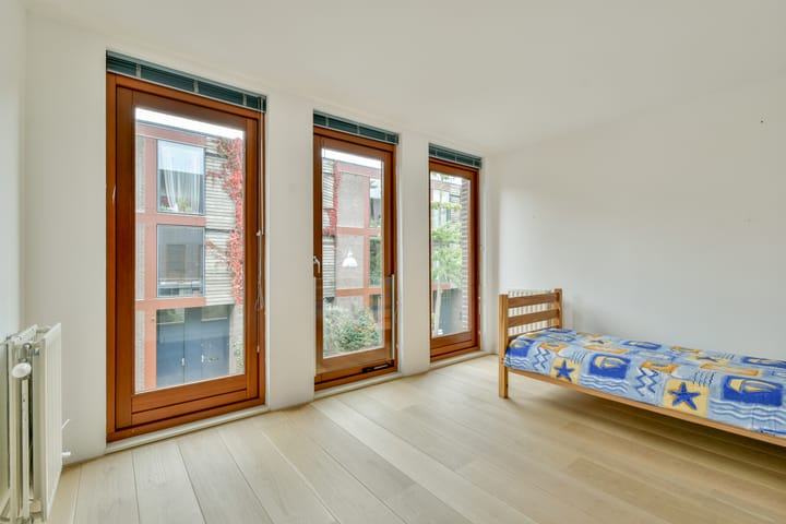 Foto 18 van Lampenistenstraat 121