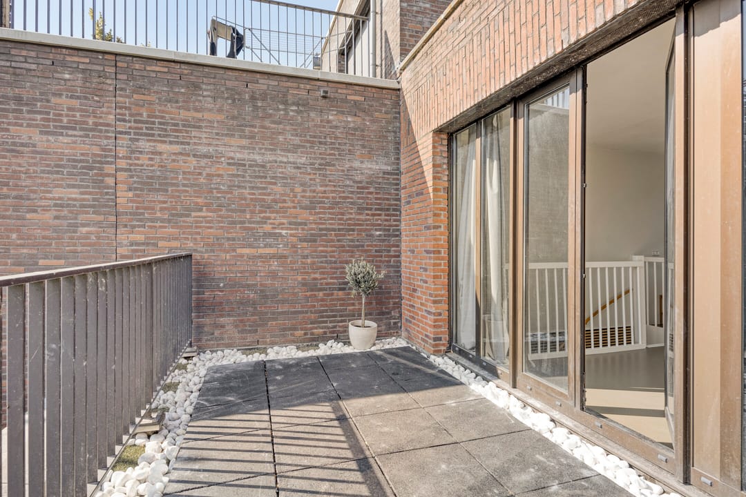 Photo 32 of Bert Haanstrakade 142-A