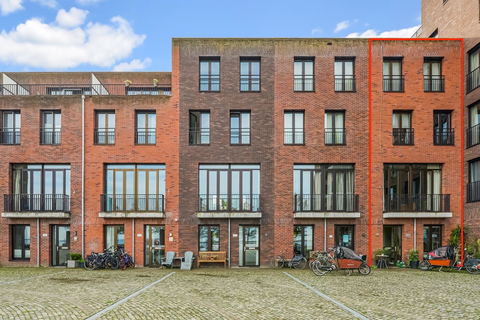 Bert Haanstrakade 142-A, 142, a, Amsterdam, 1087DN, Noord-Holland, Nederland 142