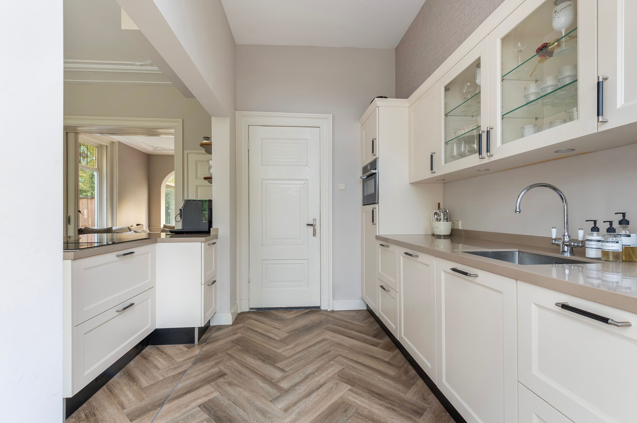 Photo 18 of Parallelweg 3