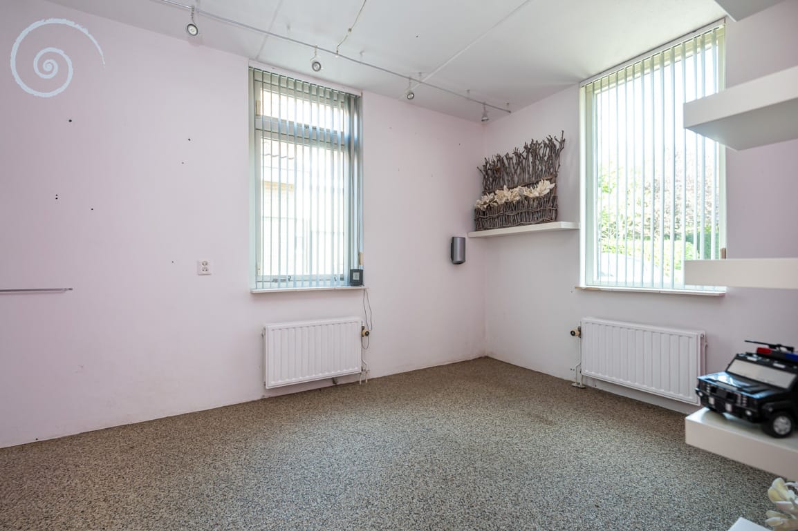 Photo 6 of Burgemeester Overdorpstraat 36