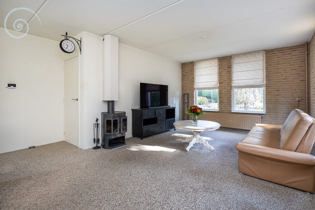 Photo 11 of Burgemeester Overdorpstraat 36