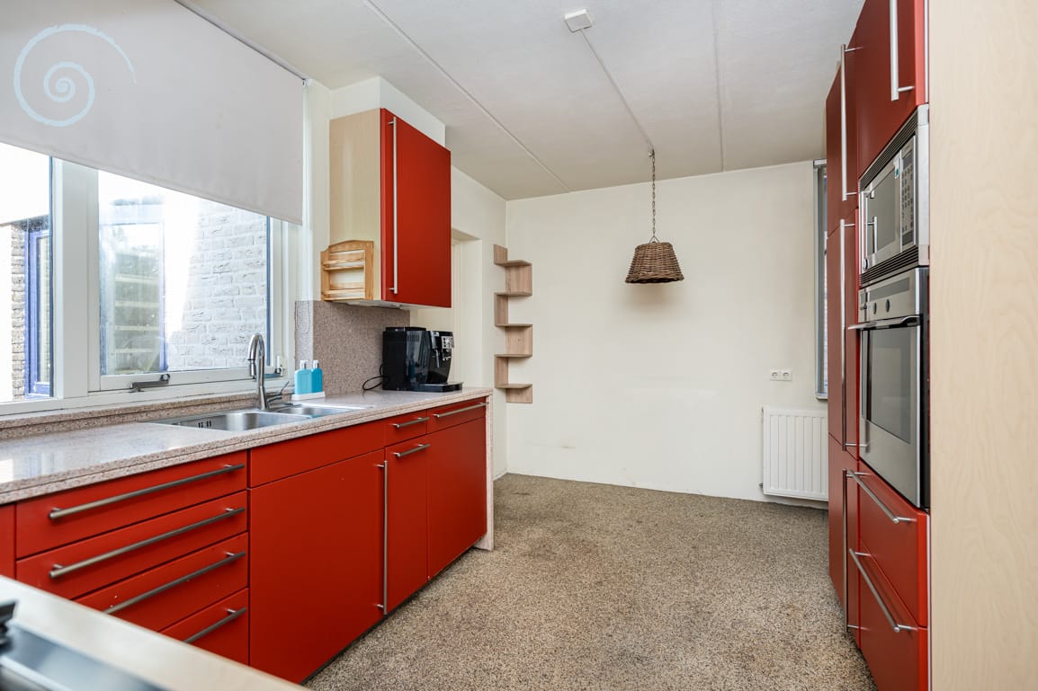 Photo 15 of Burgemeester Overdorpstraat 36