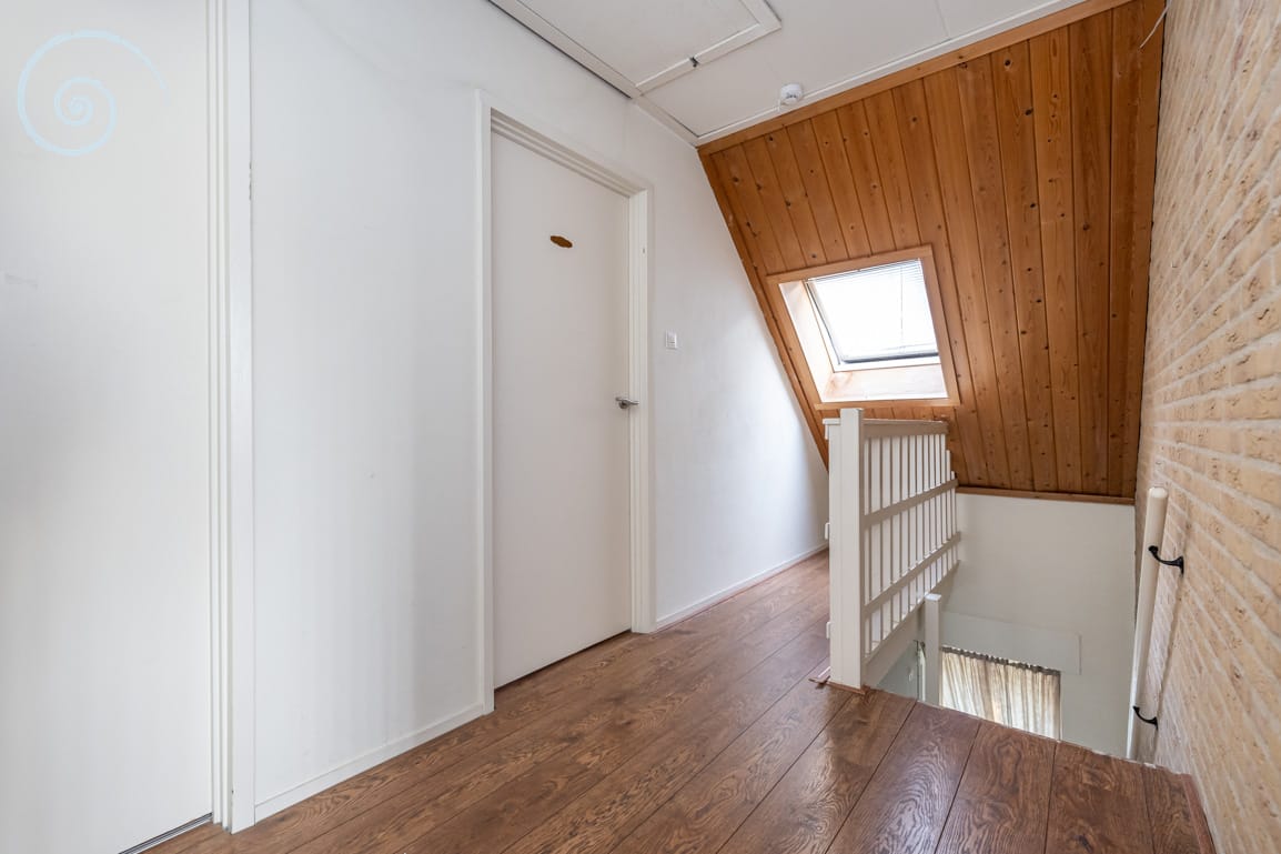 Photo 19 of Burgemeester Overdorpstraat 36