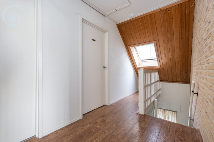 Photo 19 of Burgemeester Overdorpstraat 36