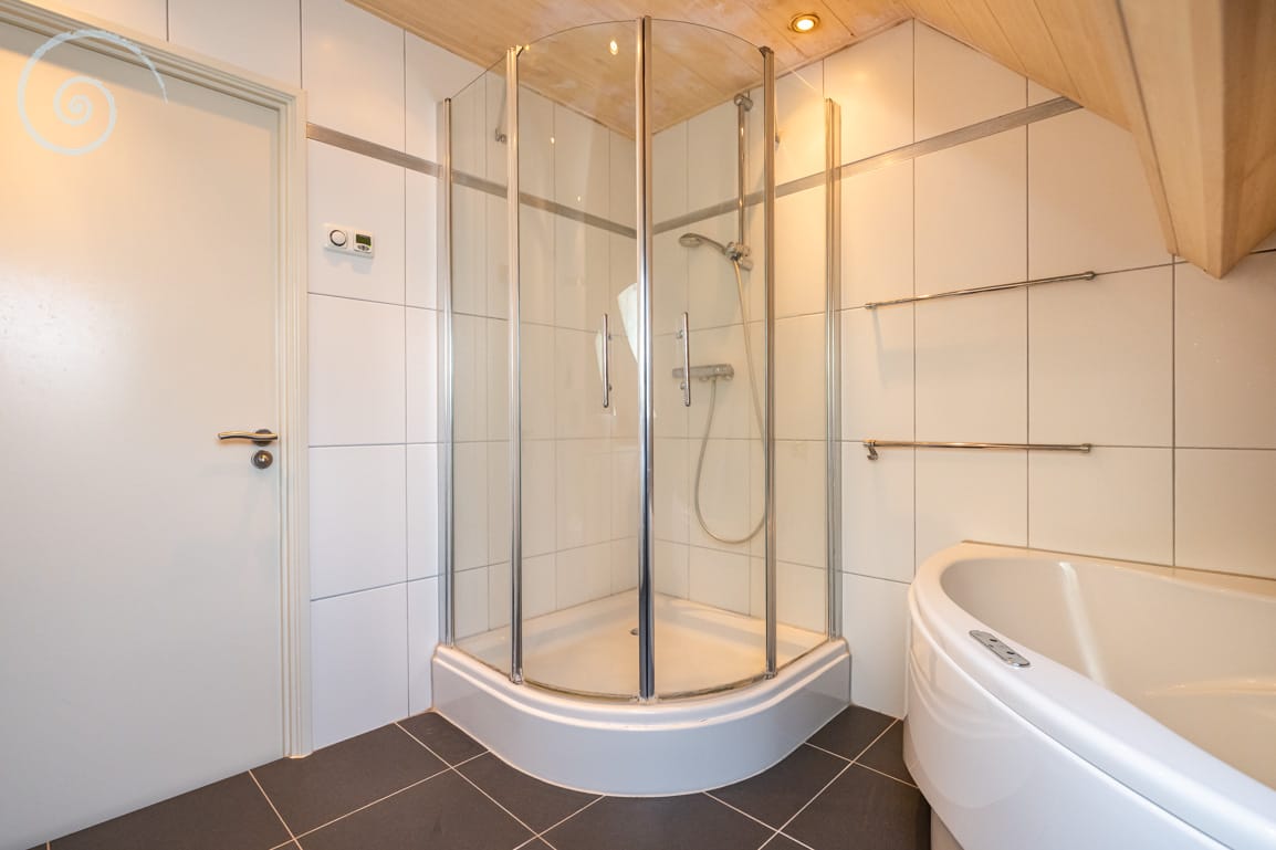 Photo 24 of Burgemeester Overdorpstraat 36