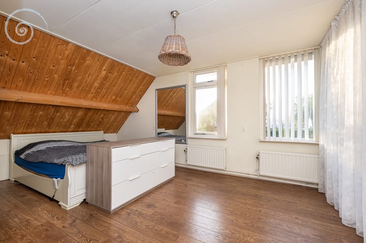 Photo 26 of Burgemeester Overdorpstraat 36