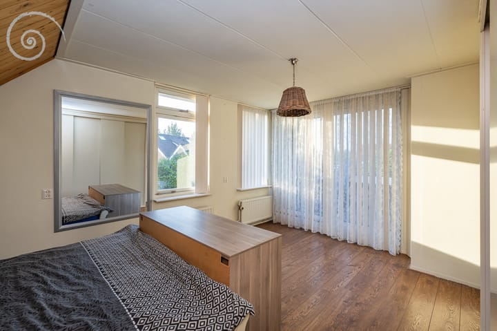 Photo 27 of Burgemeester Overdorpstraat 36