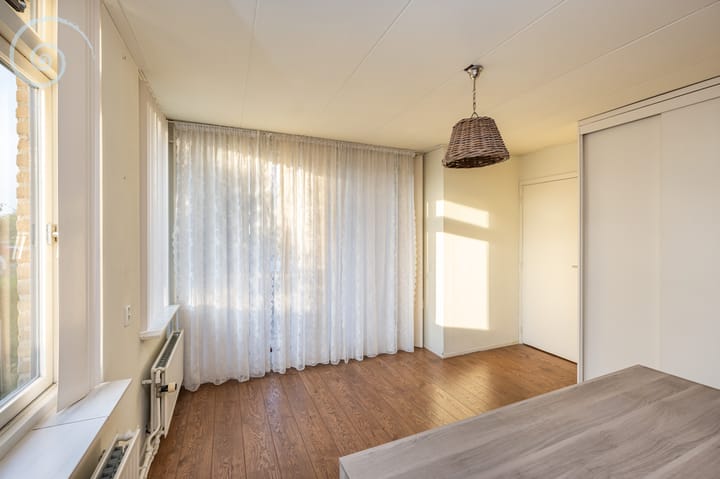 Photo 28 of Burgemeester Overdorpstraat 36