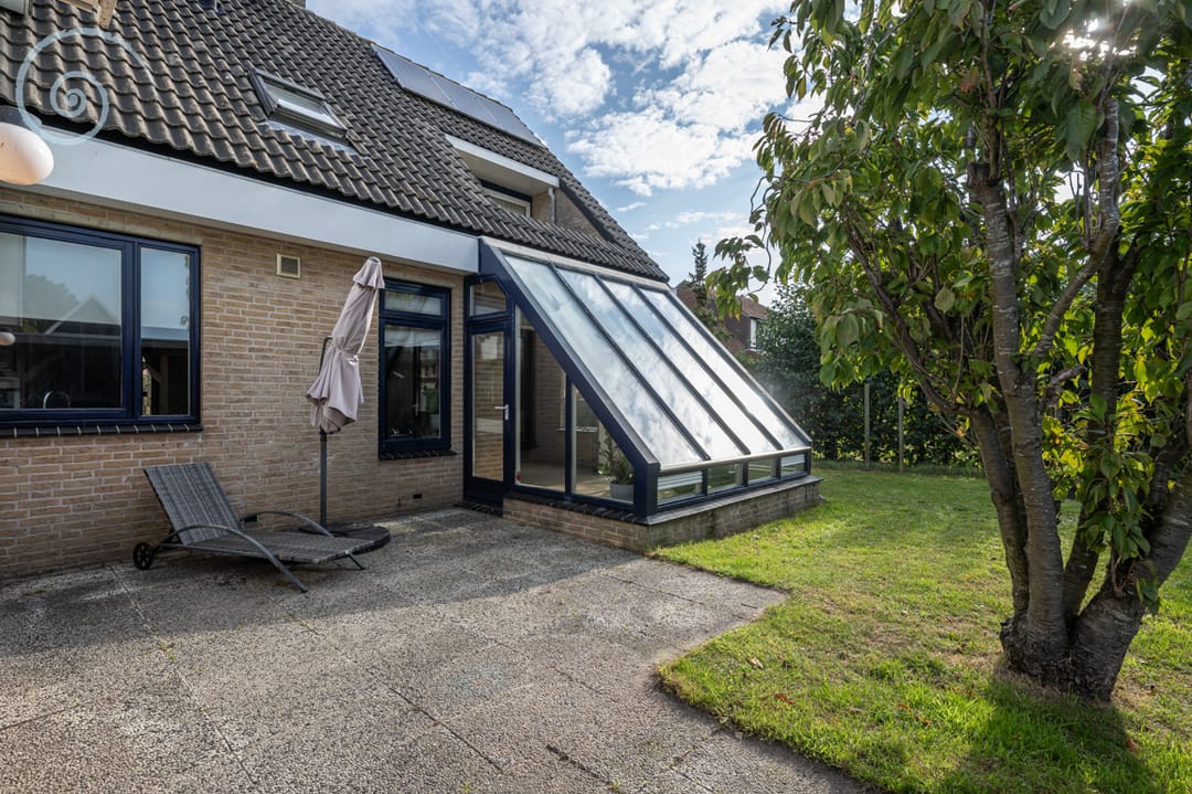 Photo 32 of Burgemeester Overdorpstraat 36