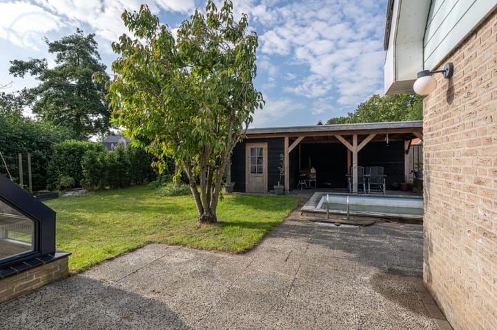 Photo 34 of Burgemeester Overdorpstraat 36