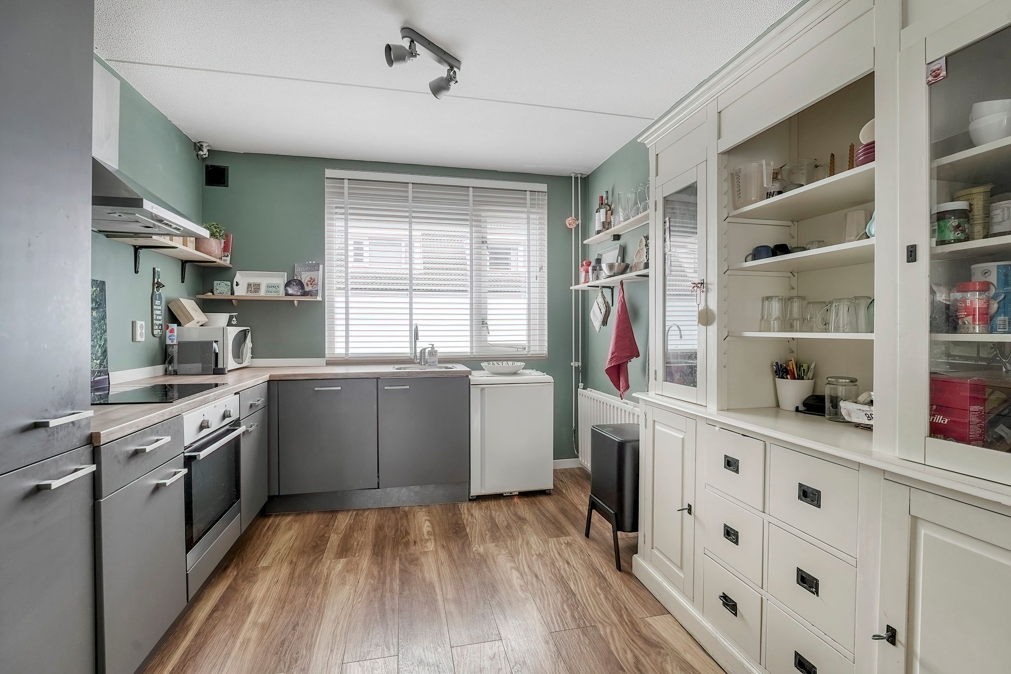 Photo 6 of Betje Wolffstraat 25