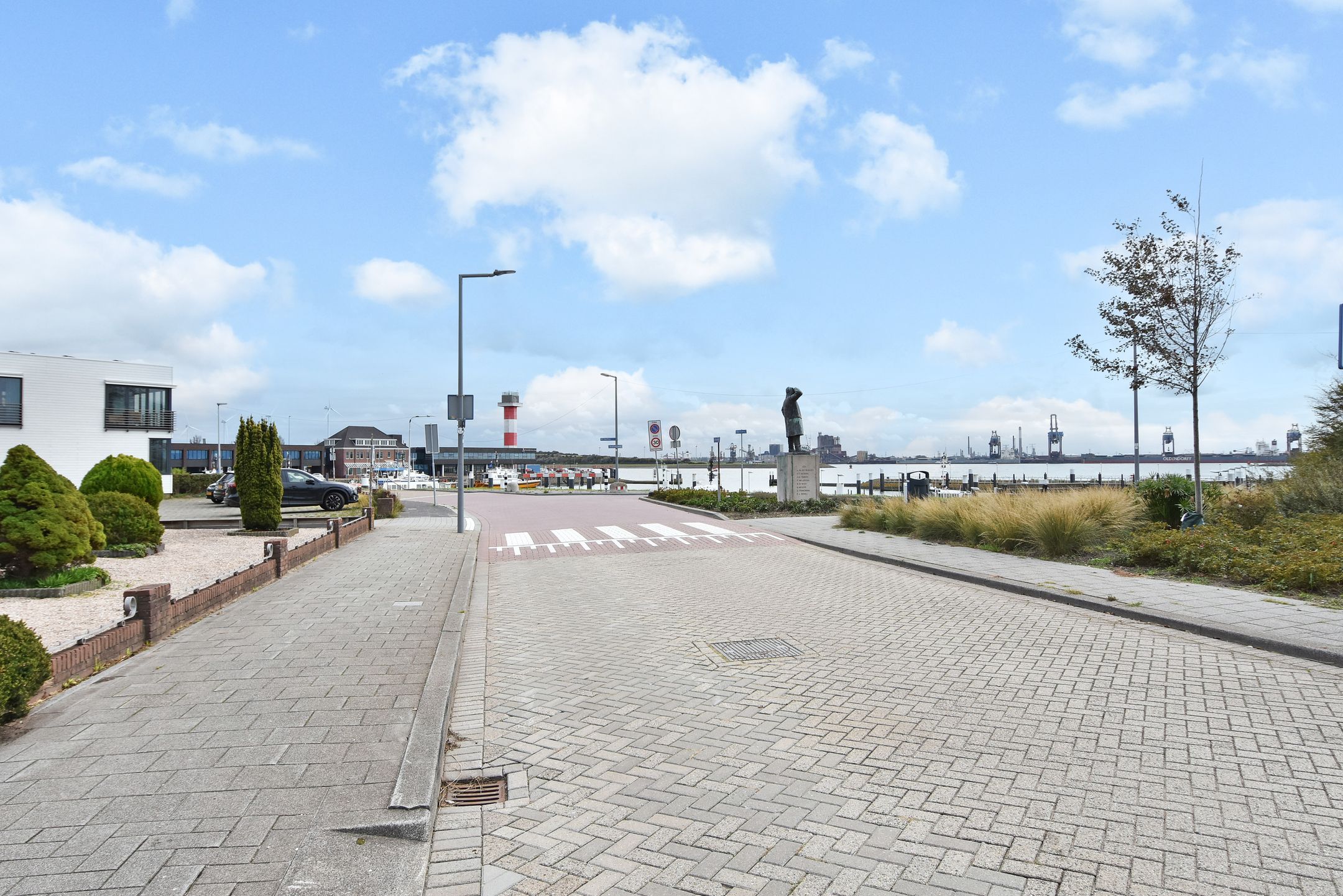 Foto 24 van Stationsweg 69