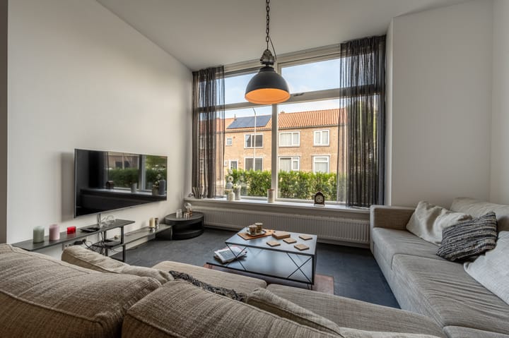 Foto 9 van Van Heesenstraat 9