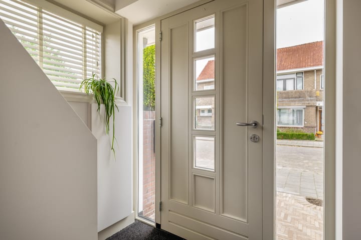 Photo 8 of Olivier van Noortstraat 1