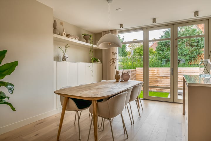 Photo 15 of Olivier van Noortstraat 1