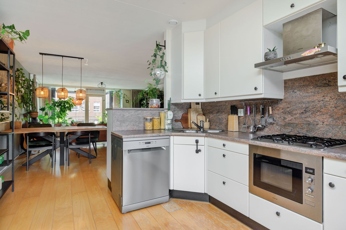 Foto 10 van Leeghwaterlaan 77