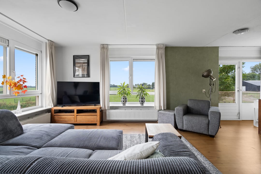 Photo 13 of Sleper 14