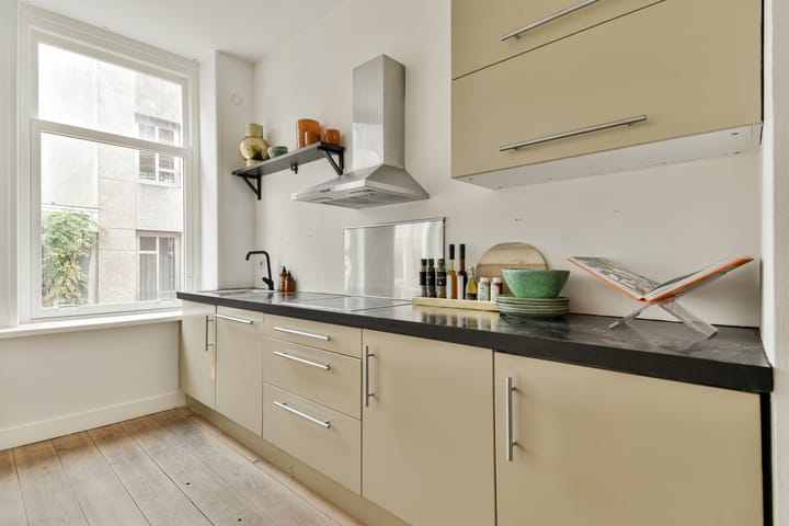 Photo 8 of Wolvenstraat 26