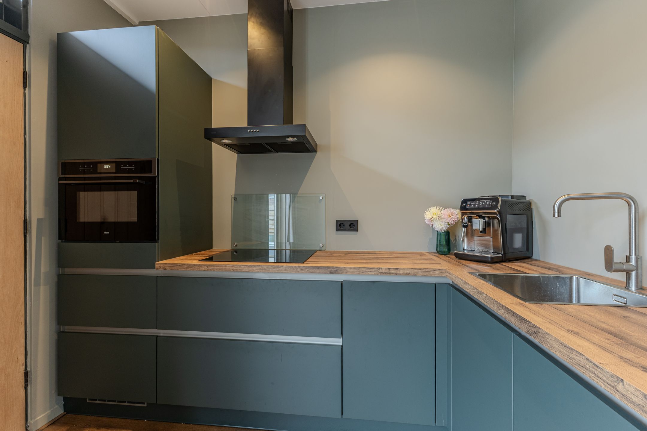 Foto 9 van Voltastraat 10