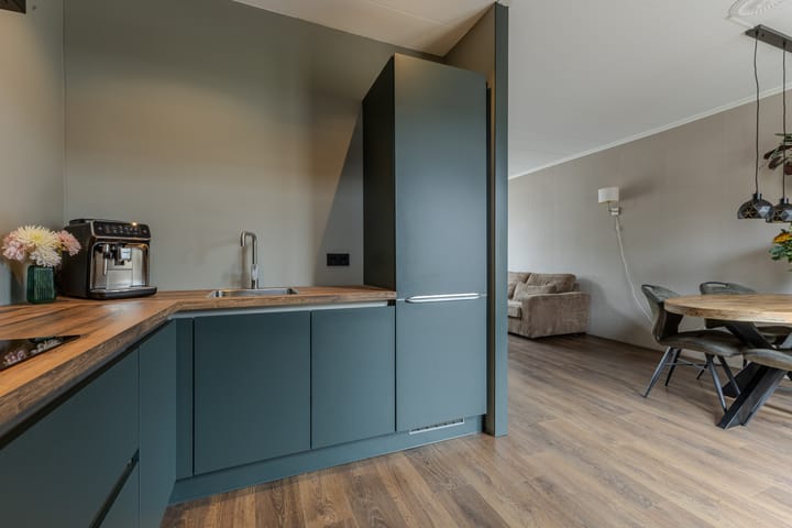 Foto 11 van Voltastraat 10