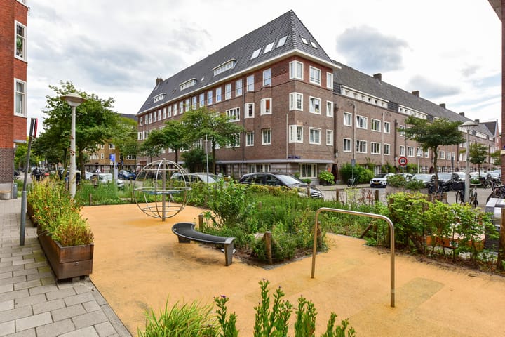 Photo 21 of Deurloostraat 49-3