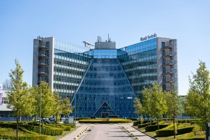 Laan Corpus den Hoorn 300