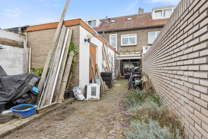 Photo 25 of Burgemeester van Houtlaan 34