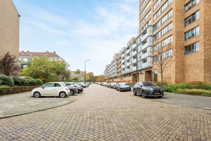 Photo 7 of Klaroenstraat 253