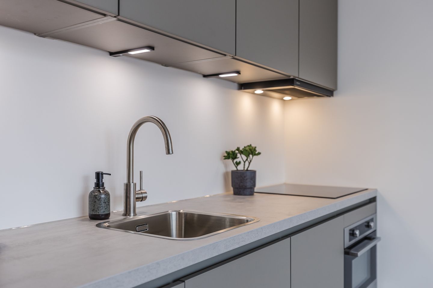 Photo 5 of Hoofdweg 1197-B