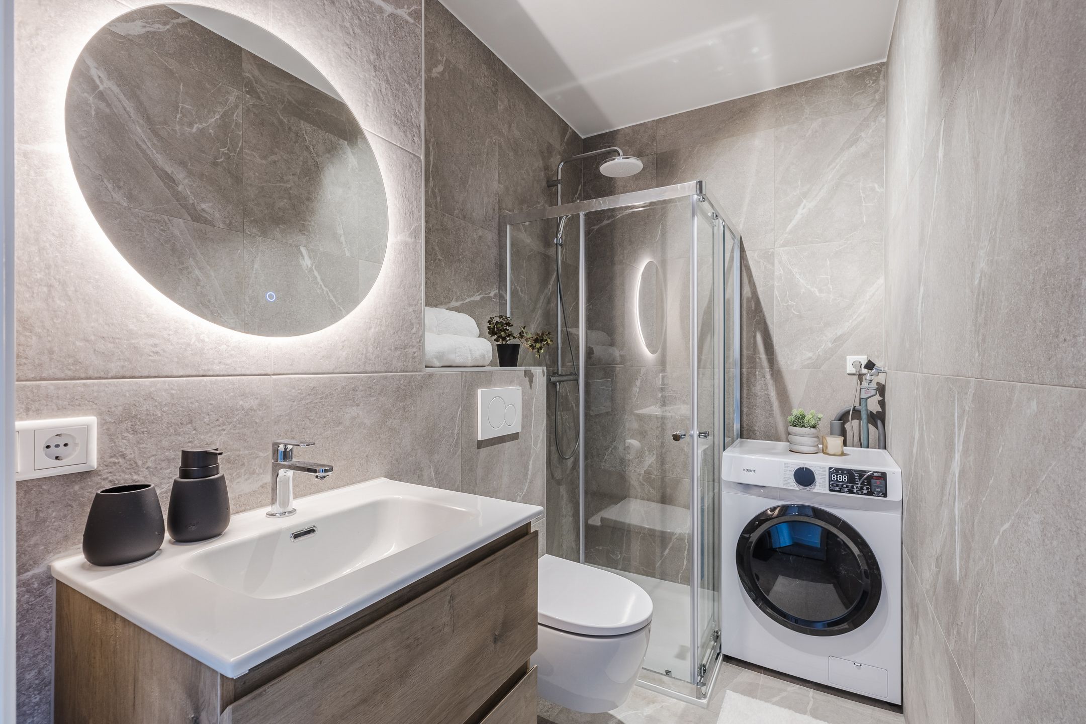 Photo 15 of Hoofdweg 1197-B