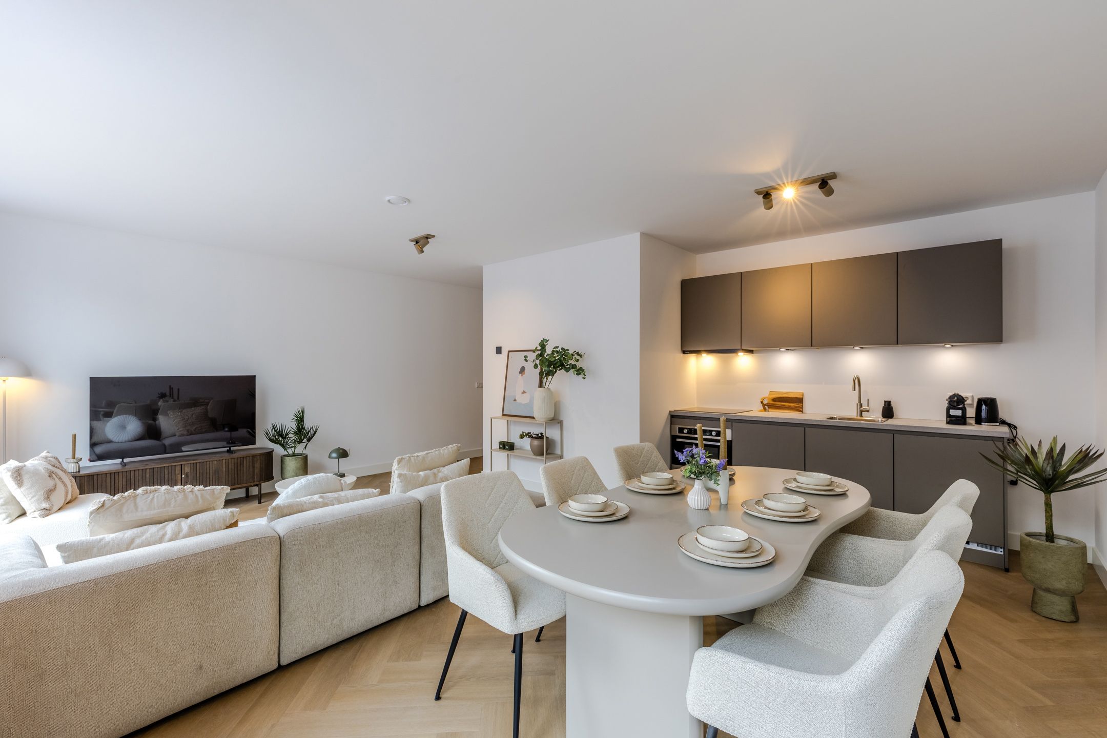 Photo 6 of Hoofdweg 1197-C