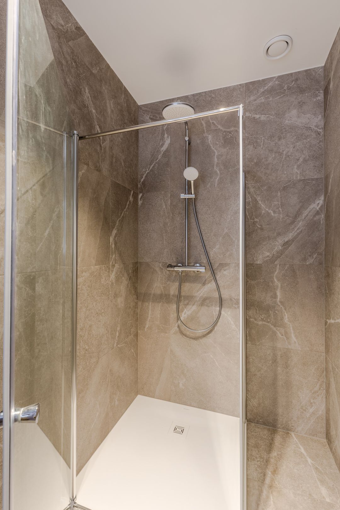 Photo 23 of Hoofdweg 1197-C