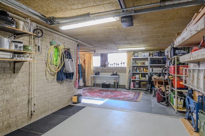 Photo 32 of Bongerd 65