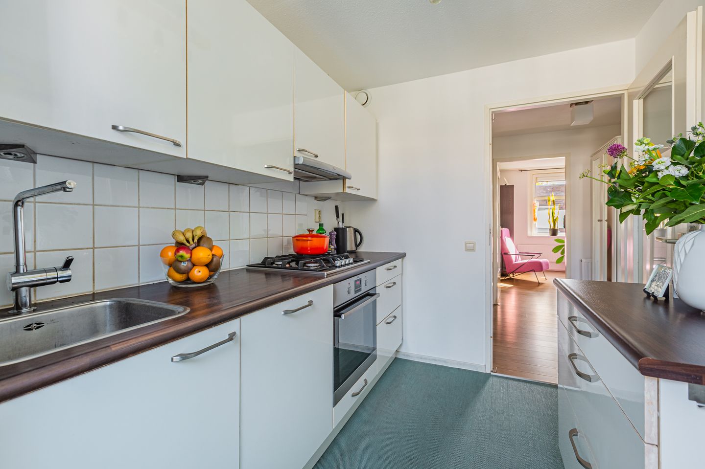 Photo 10 of Riouwstraat 99-D