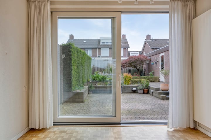 Foto 8 van Merelstraat 11