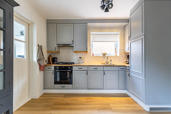 Foto 15 van Van Helsdingenstraat 25