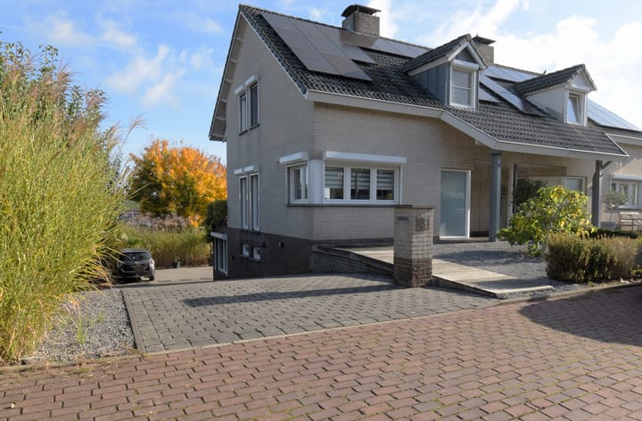 Photo 2 of Aardaker 43