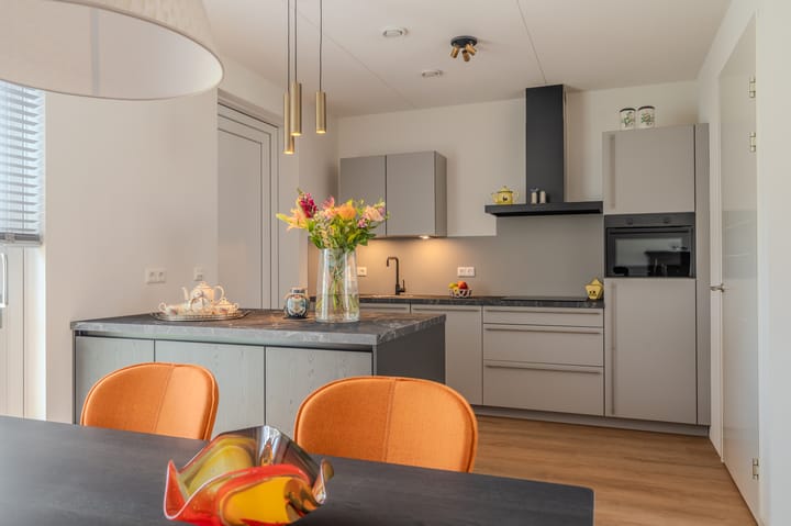 Photo 4 of Ripperdastraat 33