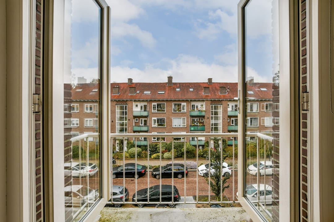 Photo 11 of Moddermanstraat 96