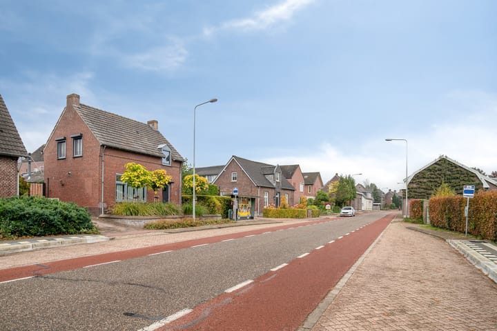 Photo 2 of Hoofdstraat 70