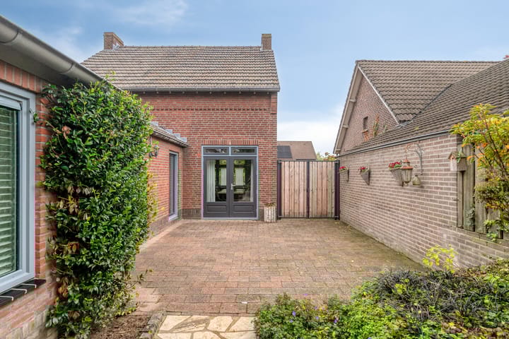 Photo 25 of Hoofdstraat 70