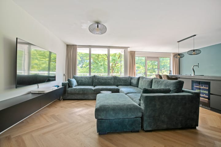 Photo 2 of Krooswijkhof 9