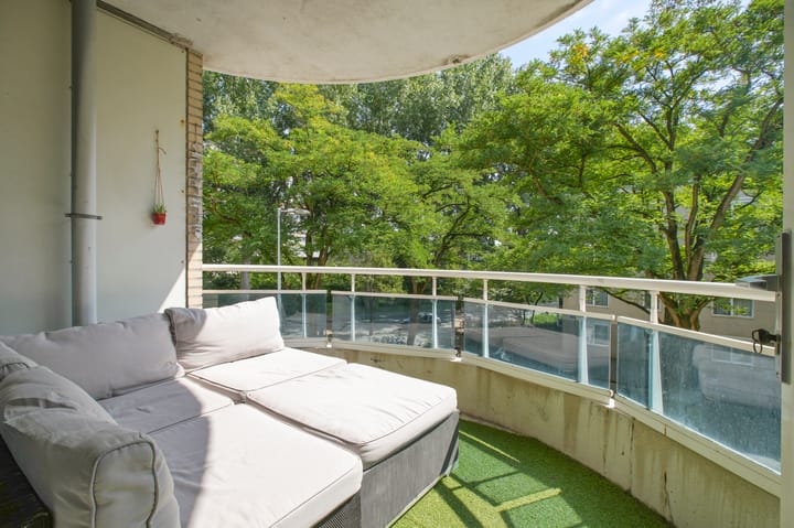 Photo 4 of Krooswijkhof 9