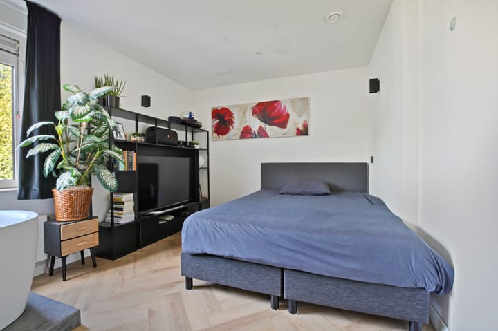 Photo 6 of Krooswijkhof 9