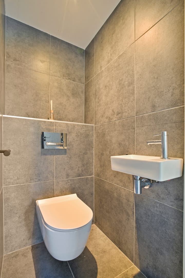 Photo 16 of Krooswijkhof 9