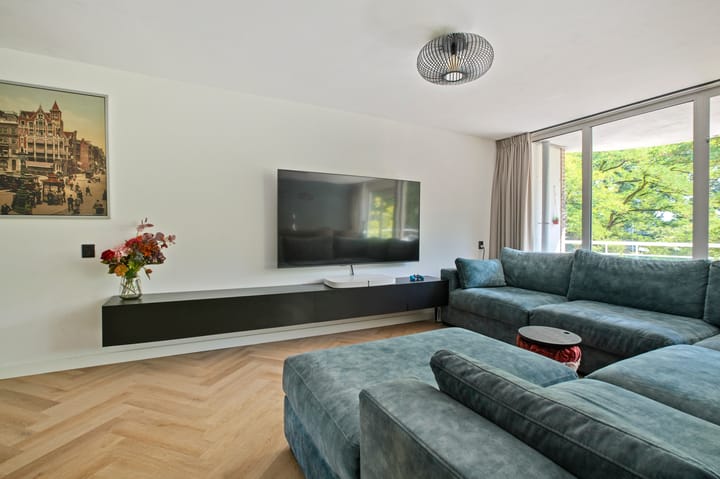 Photo 19 of Krooswijkhof 9