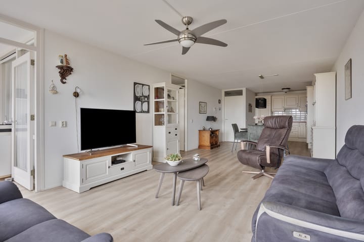 Photo 10 of Middeldijkerplein 118